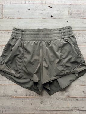 Lululemon Hottie Hot shorts 2.5 size 4 camo green EUC